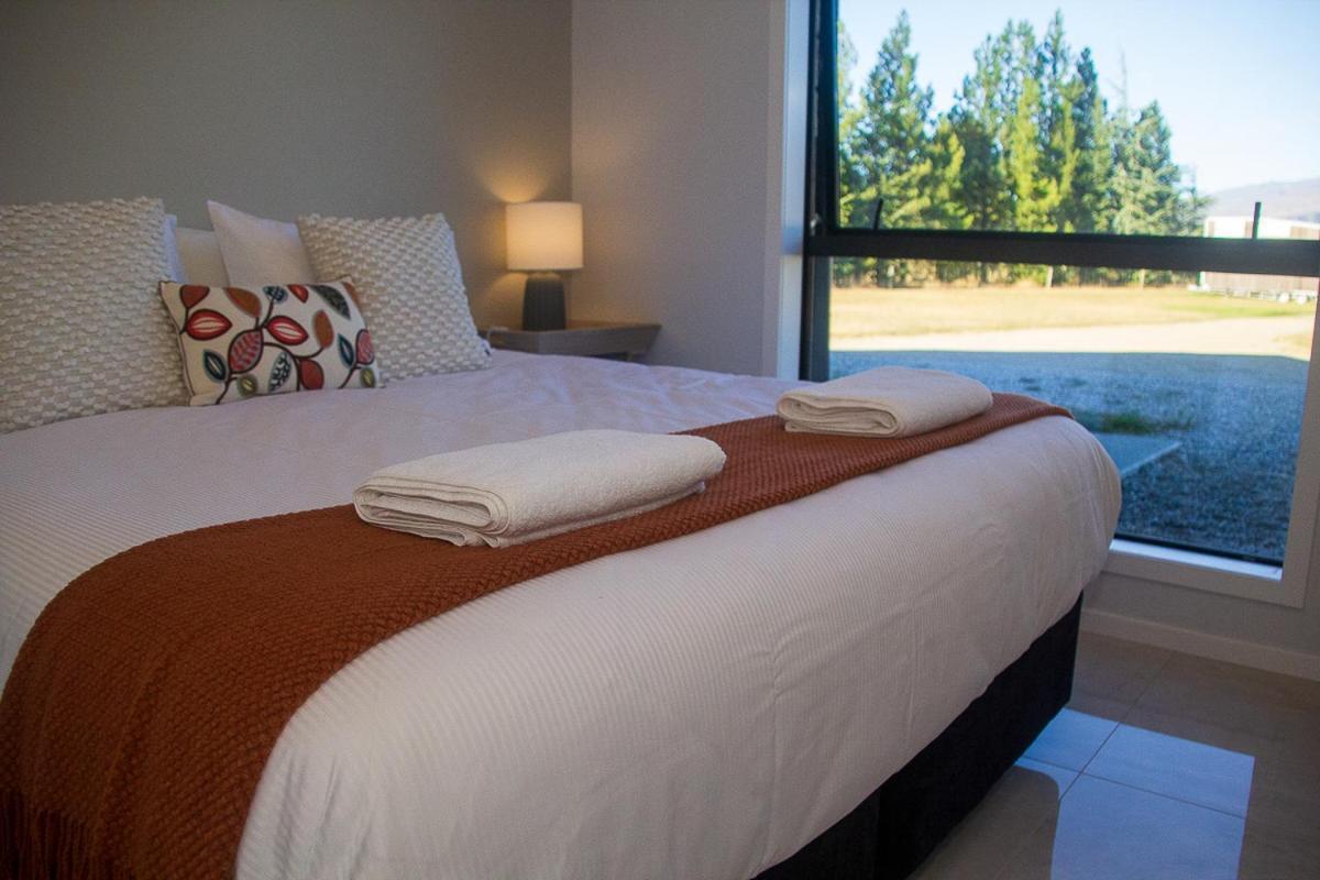 Tarras Countryside Retreat - Near Tourist Route Apartment ภายนอก รูปภาพ